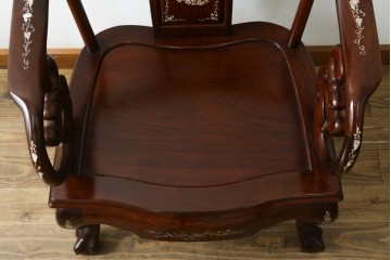 和製ヴィンテージ　螺鈿(ラデン)細工　象嵌入り　凝ったデザインが目を惹くアームチェア　(R-074073)
