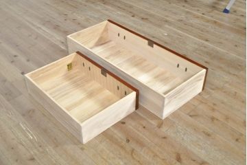 中古　岩谷堂箪笥　美しい杢目と黒々とした金具が目を惹く重ね箪笥(収納箪笥、衣装箪笥、整理タンス、和箪笥、引き出し)(R-074077)