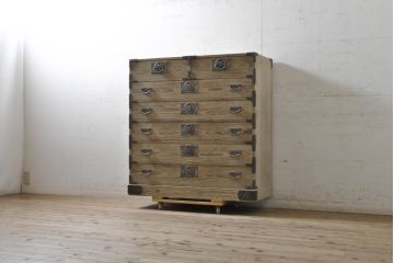 中古　牡丹　細やかで気品のある金具が目を引く加茂総桐箪笥(総桐たんす、衣装箪笥、和タンス、収納箪笥、桐箪笥、引き出し)(R-074081)