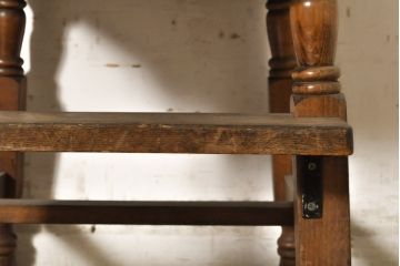 和製ビンテージ　しっかりした作りと凝ったデザインが魅力のチャイルドチェア(キッズチェア、アームチェア、ダイニングチェア、こども椅子、子どもイス、ヴィンテージ)(R-074085)