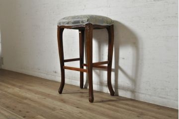中古　美品　イギリス製　ビーチ材　品のある佇まいが魅力的な猫脚ハイスツール(ハイチェア、カウンターチェア、カウンタースツール、椅子、イス、英国)(R-074086)