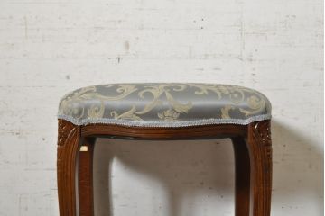 中古　美品　イギリス製　ビーチ材　品のある佇まいが魅力的な猫脚ハイスツール(ハイチェア、カウンターチェア、カウンタースツール、椅子、イス、英国)(R-074086)