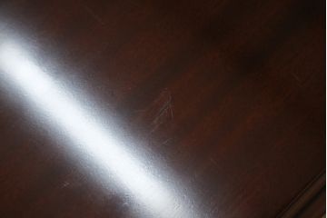 中古　美品　マホガニー材　IDC大塚家具取り扱い　「グレース」シリーズ　艶のある落ち着いた色味がシックな雰囲気を醸し出すネストテーブル(サイドテーブル、コーヒーテーブル、カフェテーブル、ローテーブル、)(R-074088)