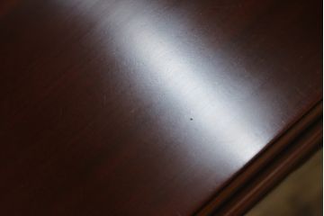 中古　美品　マホガニー材　IDC大塚家具取り扱い　「グレース」シリーズ　艶のある落ち着いた色味がシックな雰囲気を醸し出すネストテーブル(サイドテーブル、コーヒーテーブル、カフェテーブル、ローテーブル、)(R-074088)
