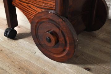 中古　美品!!　高級品!!　国産職人手作り品　総欅(ケヤキ)材　車輪(キャスター)付き囲炉裏テーブル(サイドテーブル、サービス台、キッチンワゴン)(R-074090)