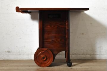 中古　美品!!　高級品!!　国産職人手作り品　総欅(ケヤキ)材　車輪(キャスター)付き囲炉裏テーブル(サイドテーブル、サービス台、キッチンワゴン)(R-074090)