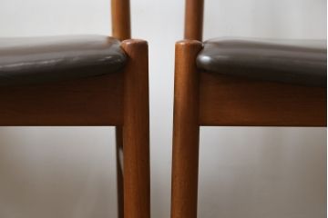 和製ビンテージ　青林製作所　チーク材　合皮　スタイリッシュな佇まいが魅力的なダイニングチェア4脚セット(椅子、イス、ヴィンテージ、バラ売り可能)(R-074093)