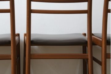 和製ビンテージ　青林製作所　チーク材　合皮　スタイリッシュな佇まいが魅力的なダイニングチェア4脚セット(椅子、イス、ヴィンテージ、バラ売り可能)(R-074093)