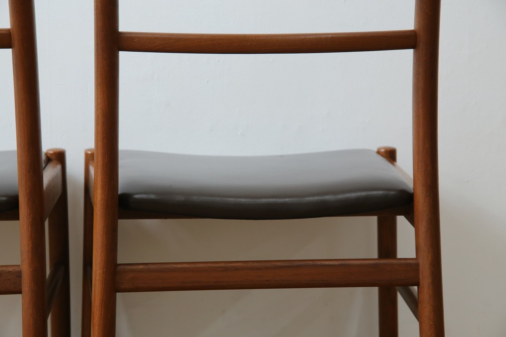 和製ヴィンテージ　青林製作所　チーク材　合皮　スタイリッシュな佇まいが魅力的なダイニングチェア2脚セット　(R-074094)