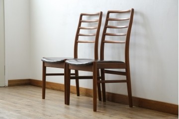 和製ヴィンテージ　青林製作所　チーク材　合皮　スタイリッシュな佇まいが魅力的なダイニングチェア2脚セット　(R-074094)