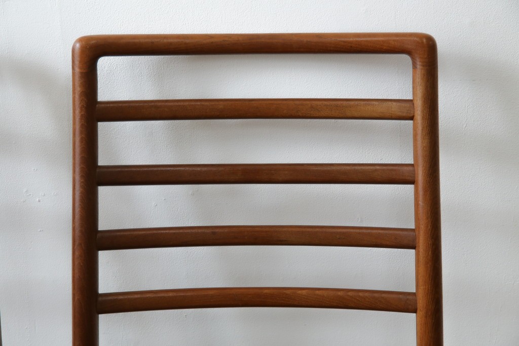 和製ヴィンテージ　青林製作所　チーク材　合皮　スタイリッシュな佇まいが魅力的なダイニングチェア2脚セット　(R-074094)