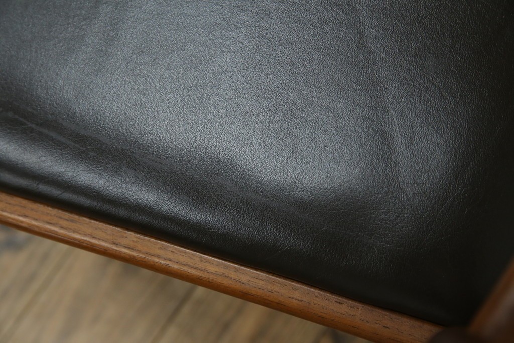 和製ヴィンテージ　青林製作所　チーク材　合皮　スタイリッシュな佇まいが魅力的なダイニングチェア2脚セット　(R-074094)