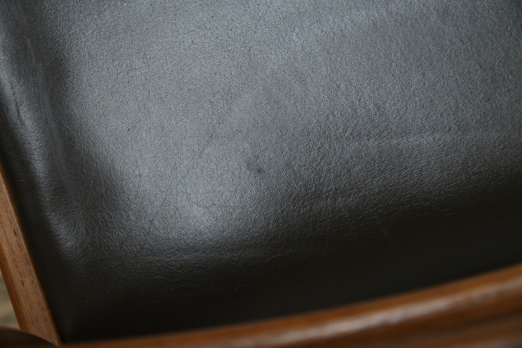 和製ヴィンテージ　青林製作所　チーク材　合皮　スタイリッシュな佇まいが魅力的なダイニングチェア2脚セット　(R-074094)