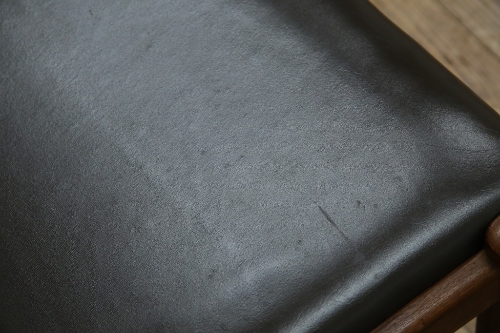 和製ヴィンテージ　青林製作所　チーク材　合皮　スタイリッシュな佇まいが魅力的なダイニングチェア2脚セット　(R-074094)