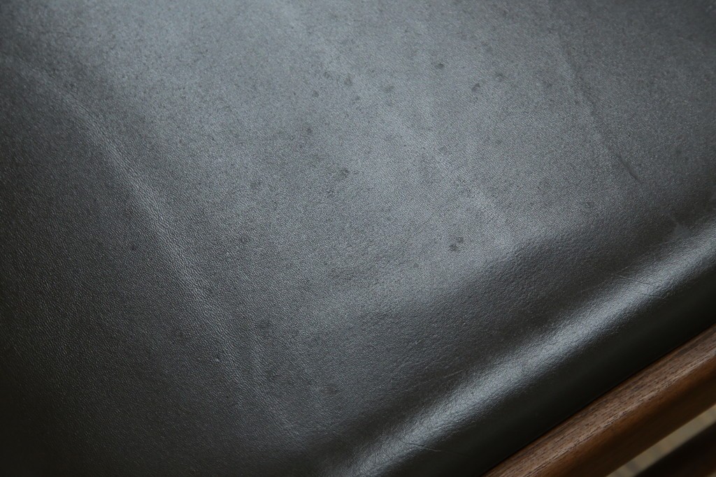 和製ヴィンテージ　青林製作所　チーク材　合皮　スタイリッシュな佇まいが魅力的なダイニングチェア2脚セット　(R-074094)