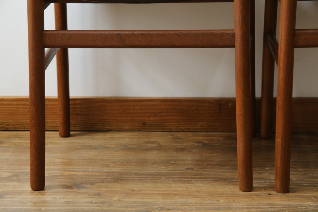 和製ヴィンテージ　青林製作所　チーク材　合皮　スタイリッシュな佇まいが魅力的なダイニングチェア2脚セット　(R-074094)