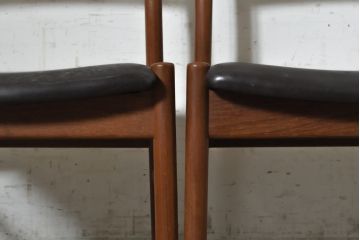 和製ビンテージ　青林製作所　チーク材　合皮　スタイリッシュな佇まいが魅力的なダイニングチェア2脚セット(椅子、イス、ヴィンテージ)(R-074094)