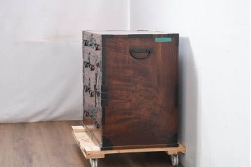 和製アンティーク　上手物!!　三方欅(ケヤキ)材　前面玉杢無垢材　時代の流れを感じる風合いが魅力的な東北小箪笥(小タンス、和たんす、衣装タンス、収納箪笥、整理箪笥、時代箪笥、チェスト、引き出し)(R-074097)