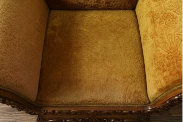アジアンビンテージ　彫刻入り　オリエンタルな雰囲気と華やかさが目を惹く1Pソファ(アームソファ、1人掛け、一人掛け、ヴィンテージ)(R-074099)