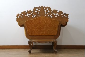 アジアンビンテージ　彫刻入り　オリエンタルな雰囲気と華やかさが目を惹く1Pソファ(アームソファ、1人掛け、一人掛け、ヴィンテージ)(R-074099)
