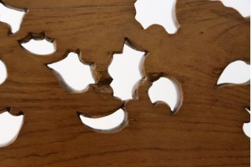 アジアンビンテージ　彫刻入り　オリエンタルな雰囲気と華やかさが目を惹く1Pソファ(アームソファ、1人掛け、一人掛け、ヴィンテージ)(R-074099)