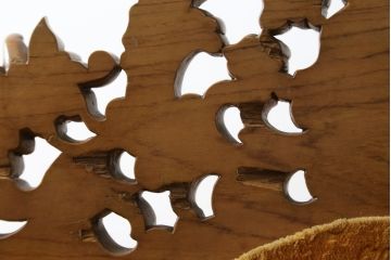 アジアンビンテージ　彫刻入り　オリエンタルな雰囲気と華やかさが目を惹く1Pソファ(アームソファ、1人掛け、一人掛け、ヴィンテージ)(R-074099)