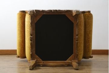 アジアンビンテージ　彫刻入り　オリエンタルな雰囲気と華やかさが目を惹く1Pソファ(アームソファ、1人掛け、一人掛け、ヴィンテージ)(R-074099)