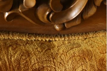 アジアンビンテージ　彫刻入り　オリエンタルな雰囲気と華やかさが目を惹く1Pソファ(アームソファ、1人掛け、一人掛け、ヴィンテージ)(R-074100)