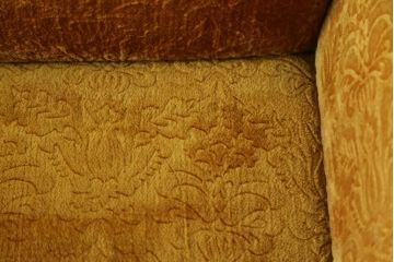 アジアンビンテージ　彫刻入り　オリエンタルな雰囲気と華やかさが目を惹く1Pソファ(アームソファ、1人掛け、一人掛け、ヴィンテージ)(R-074100)