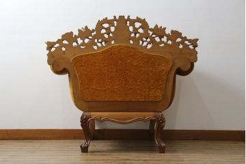 アジアンビンテージ　彫刻入り　オリエンタルな雰囲気と華やかさが目を惹く1Pソファ(アームソファ、1人掛け、一人掛け、ヴィンテージ)(R-074100)