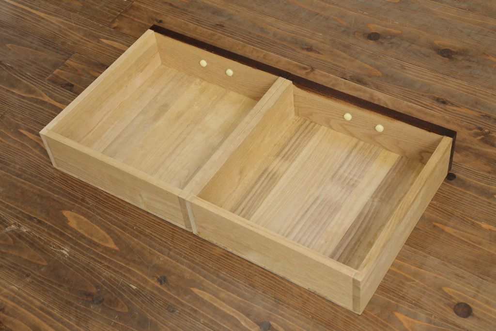 中古 美品 秋田川連漆器 栓材 漆塗り キャスター付きが便利な八角テーブル 定価約80万円相当 (R-074101)