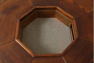 中古 美品 秋田川連漆器 栓材 漆塗り キャスター付きが便利な八角テーブル 定価約80万円相当 (R-074101)