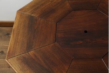 中古 美品 秋田川連漆器 栓材 漆塗り キャスター付きが便利な八角テーブル 定価約80万円相当 (R-074101)