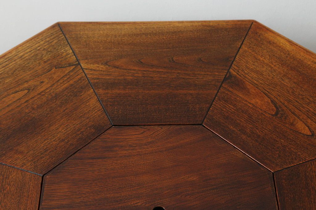 中古 美品 秋田川連漆器 栓材 漆塗り キャスター付きが便利な八角テーブル 定価約80万円相当 (R-074101)