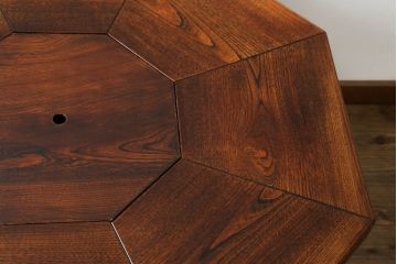 中古 美品 秋田川連漆器 栓材 漆塗り キャスター付きが便利な八角テーブル 定価約80万円相当 (R-074101)