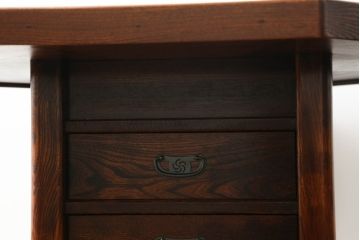 中古　美品　秋田川連漆器　栓材　漆塗り　キャスター付きが便利な八角テーブル(囲炉裏テーブル、火鉢、八角炉、ダイニングテーブル、2人掛け、4人掛け)(定価推定約80万円)(R-074101)