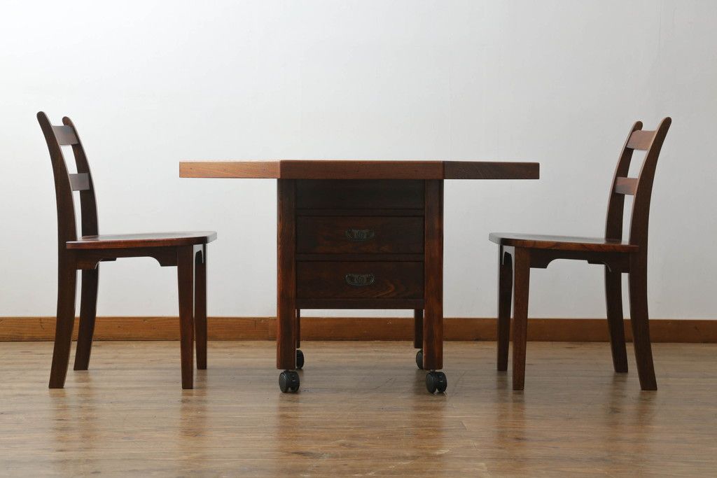 中古 美品 秋田川連漆器 栓材 漆塗り キャスター付きが便利な八角テーブル 定価約80万円相当 (R-074101)