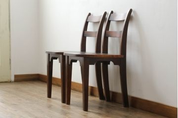 中古　美品　秋田川連漆器　栓材　漆塗り　座面のデザインが目を惹くチェア2脚セット(ダイニングチェア、板座チェア、椅子、イス)(定価2脚で推定約25万円)(R-074102)