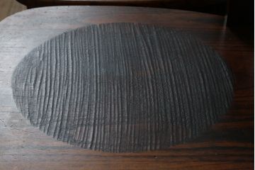 中古　美品　秋田川連漆器　栓材　漆塗り　座面のデザインが目を惹くチェア2脚セット(ダイニングチェア、板座チェア、椅子、イス)(定価2脚で推定約25万円)(R-074102)