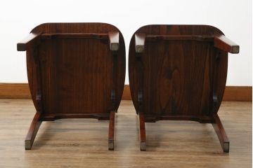 中古　美品　秋田川連漆器　栓材　漆塗り　座面のデザインが目を惹くチェア2脚セット(ダイニングチェア、板座チェア、椅子、イス)(定価2脚で推定約25万円)(R-074102)