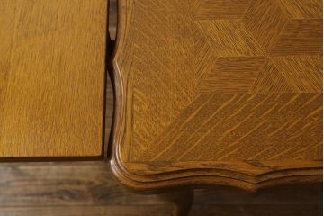 フランスアンティーク　オーク材　すらっと伸びた猫脚が上品なパーケットリーエクステンションテーブル(ダイニングテーブル、4人掛け、6人掛け、食卓)(R-074103)