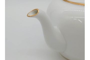 オールド大倉　大倉陶園(OKURA、OAC)　ゴールドライン　シンプルなデザインながらも気品漂うティーポット(洋食器)(R-074108)
