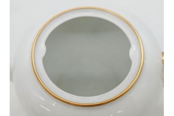 オールド大倉　大倉陶園(OKURA、OAC)　ゴールドライン　シンプルなデザインながらも気品漂うティーポット(洋食器)(R-074108)