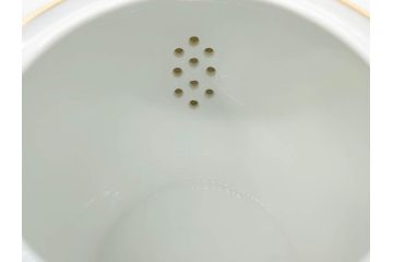 オールド大倉　大倉陶園(OKURA、OAC)　ゴールドライン　シンプルなデザインながらも気品漂うティーポット(洋食器)(R-074108)