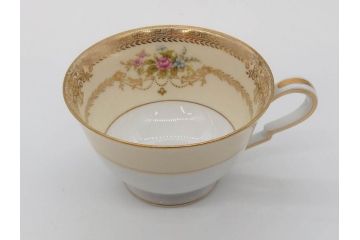 オールドノリタケ　NORITAKE　金彩　ティータイムが華やかになるティーカップ&ソーサー4客セット(花、フラワー、C&S、洋食器)(R-074120)