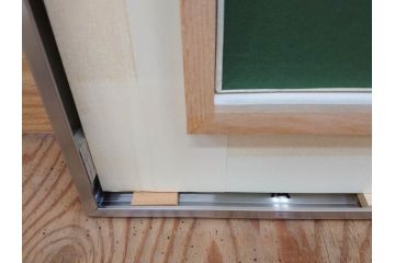 【真作】 京都　日本画家　井上富夫　「花菖蒲」(共シール、絵画、額装、箱付き)(R-074131)