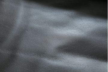 中古　Cassina(カッシーナ)　MARALUNGA(マラルンガ)　本革(レザー)　高級感漂う佇まいが魅力の1人掛けソファ(アームチェア、一人掛け、1P)(定価約100万円)(R-074135)