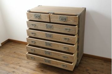 中古　繊細なデザインの金具付き加茂総桐箪笥(総桐たんす、和タンス、衣装箪笥、収納箪笥、引き出し)(R-074138)