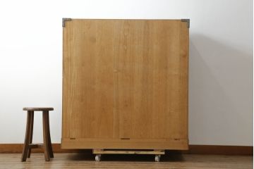 中古　繊細なデザインの金具付き加茂総桐箪笥(総桐たんす、和タンス、衣装箪笥、収納箪笥、引き出し)(R-074138)
