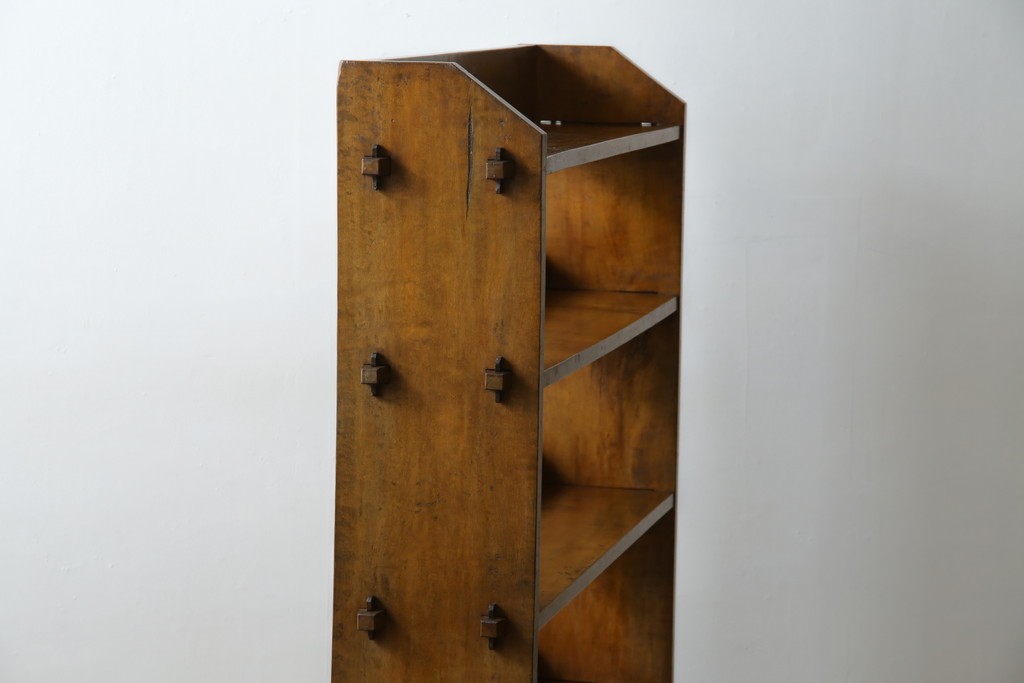 和製アンティーク　カバ材　ナラ材　彫刻と象嵌入り!　楔式のレトロな本棚　(R-074139)